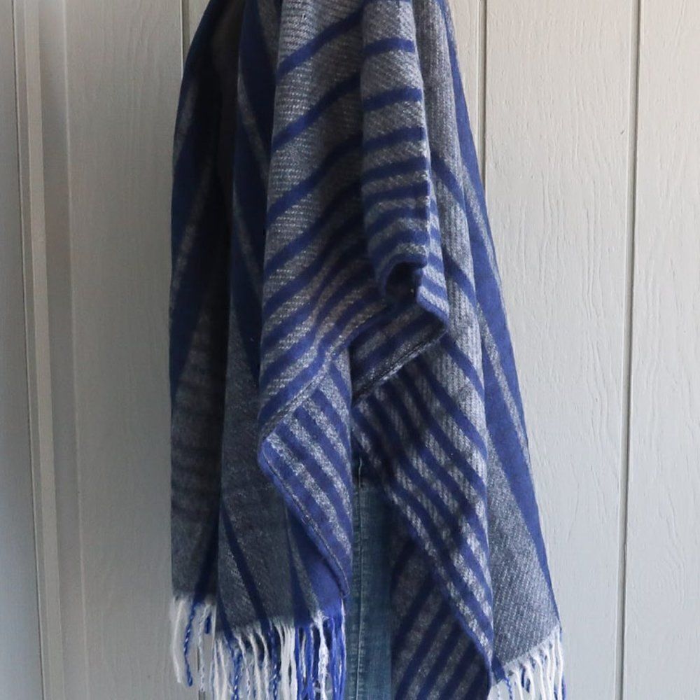 Woolrich One Size Ponsho Shawl - Picture 3 of 7